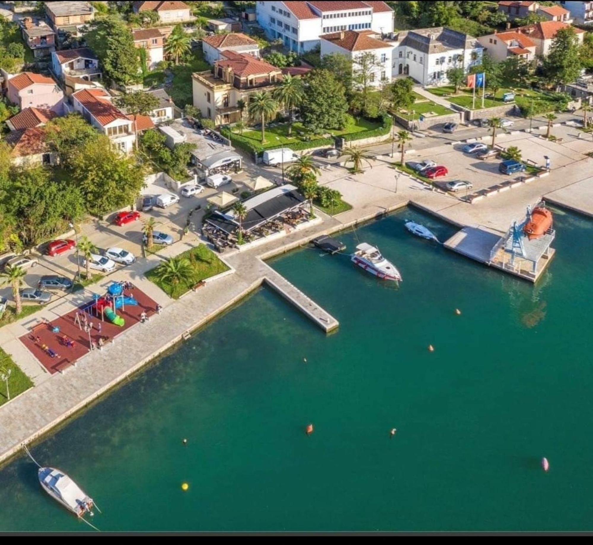 Bay Mola Home Котор Екстериор снимка