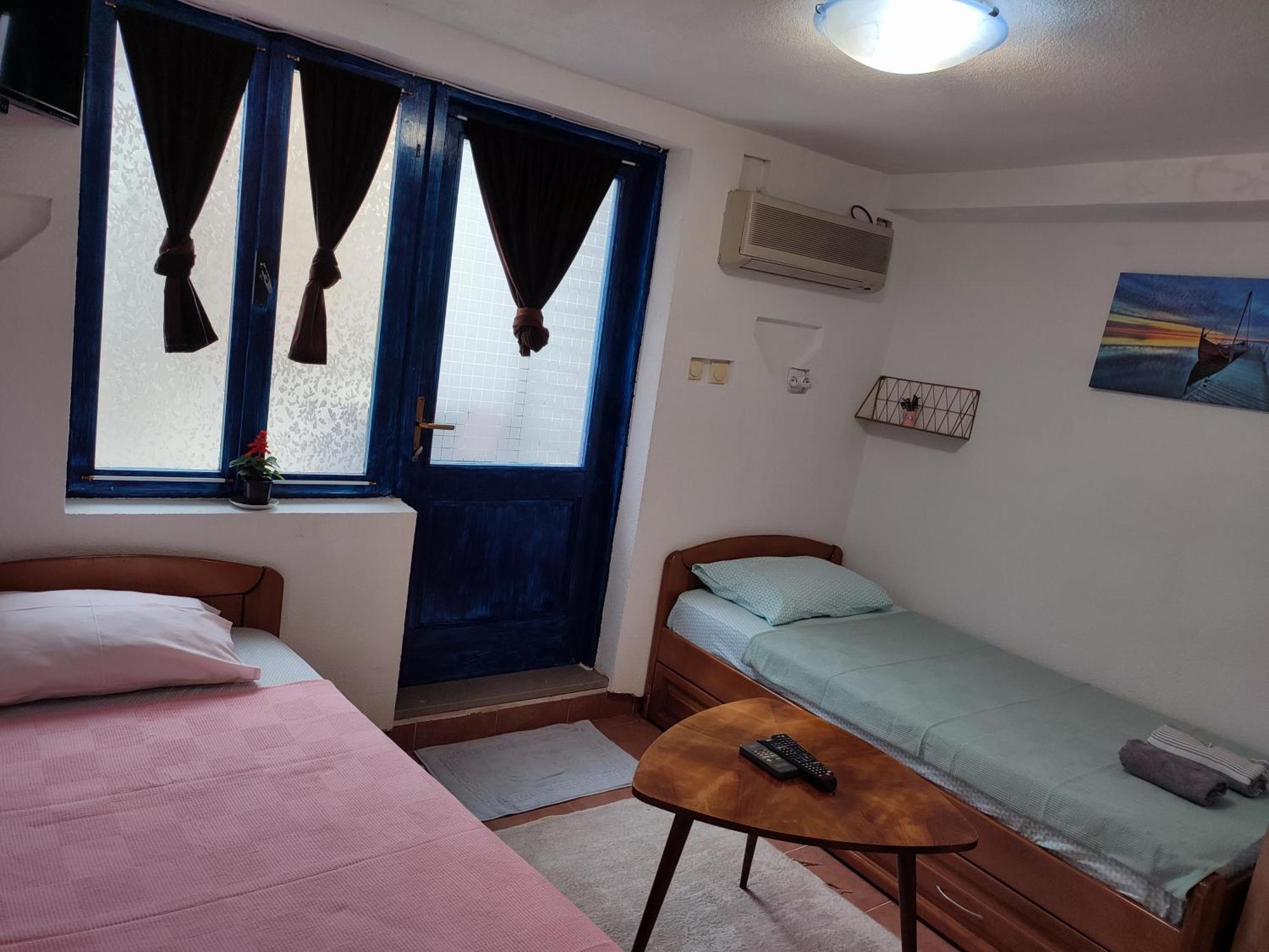 Bay Mola Home Котор Екстериор снимка